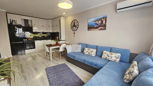 Продава Тристаен апартамент 140кв-Варна Община Варна Област Варна-България