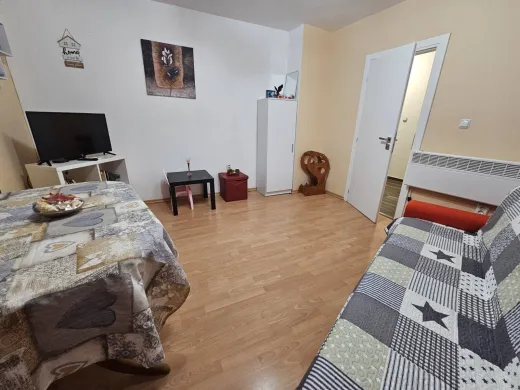 Нощувки Тристаен апартамент 60кв-Варна Община Варна Област Варна-България