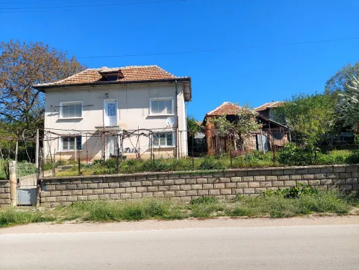 Продава Къща 690кв-Горна Бешовица Община Мездра Област Враца-България